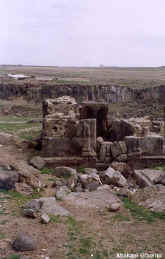 e1.jpg (43264 bytes)